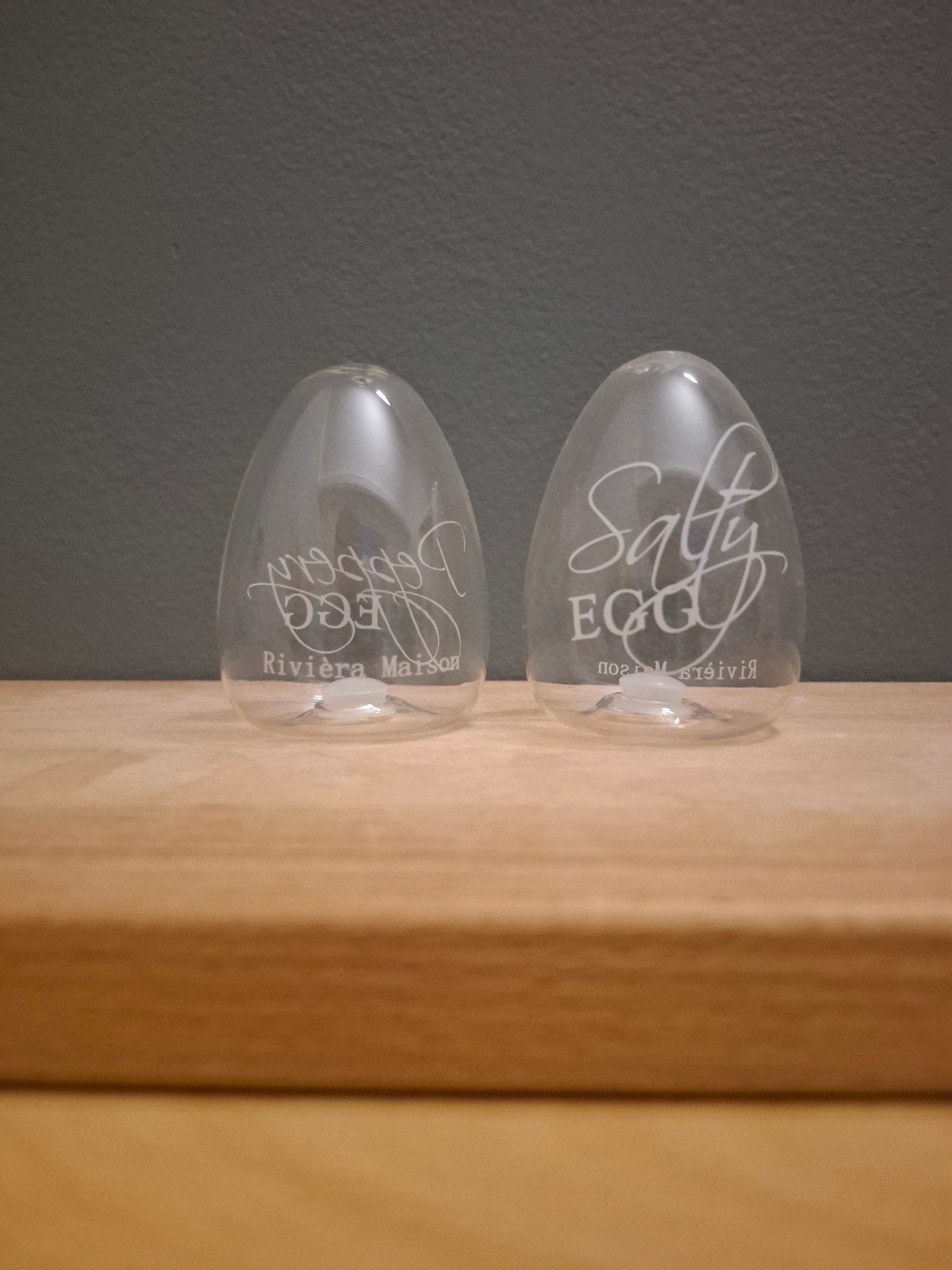Riviera Maison Peppery Egg & Salty Egg zout- en pepervaatjes, Ophalen of Verzenden, Zo goed als nieuw, Riviera Maison, Glas