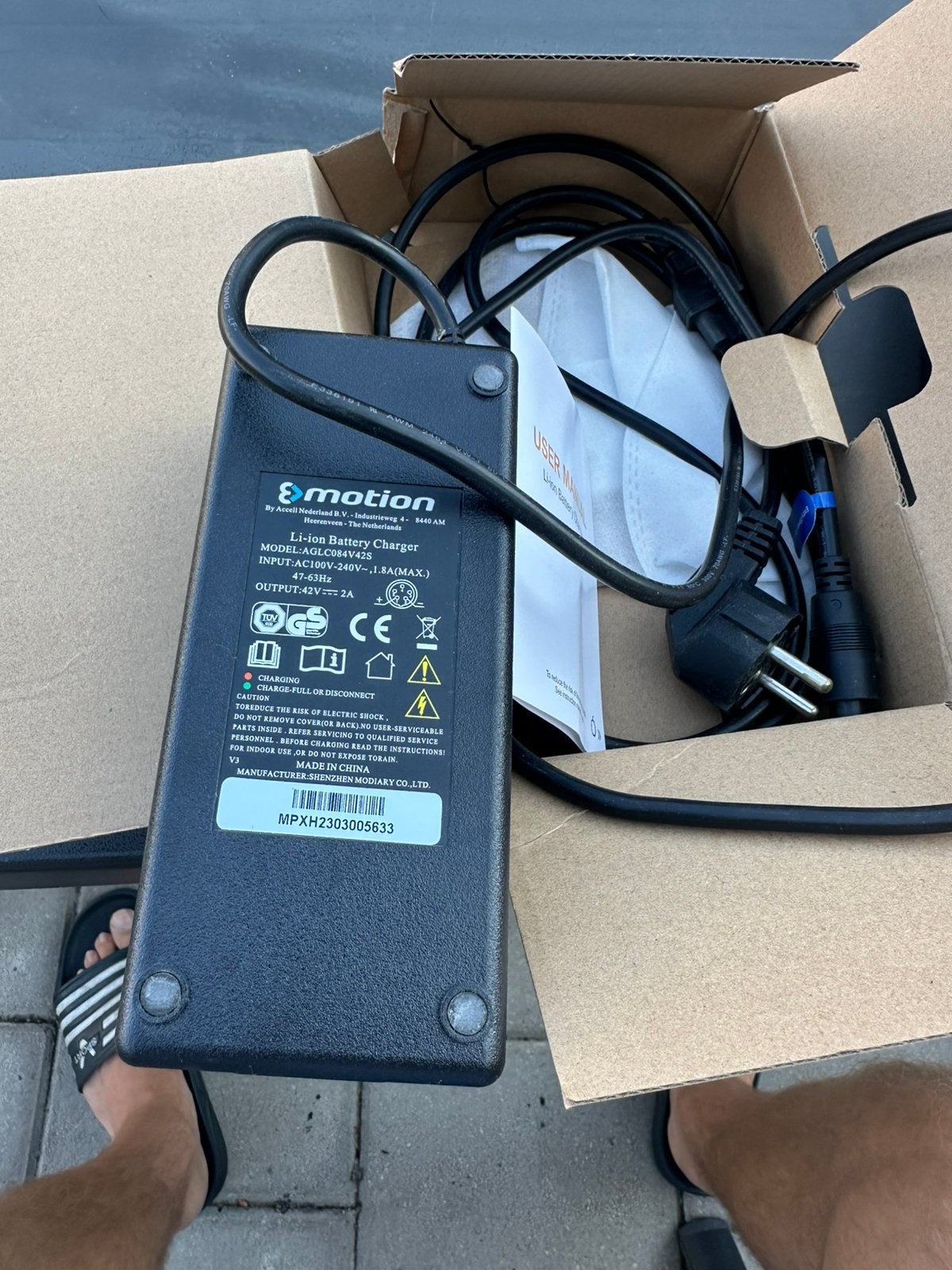 Fietsoplader Li-ion battery charger model: AGLC084V42S, Ophalen of Verzenden, Zo goed als nieuw