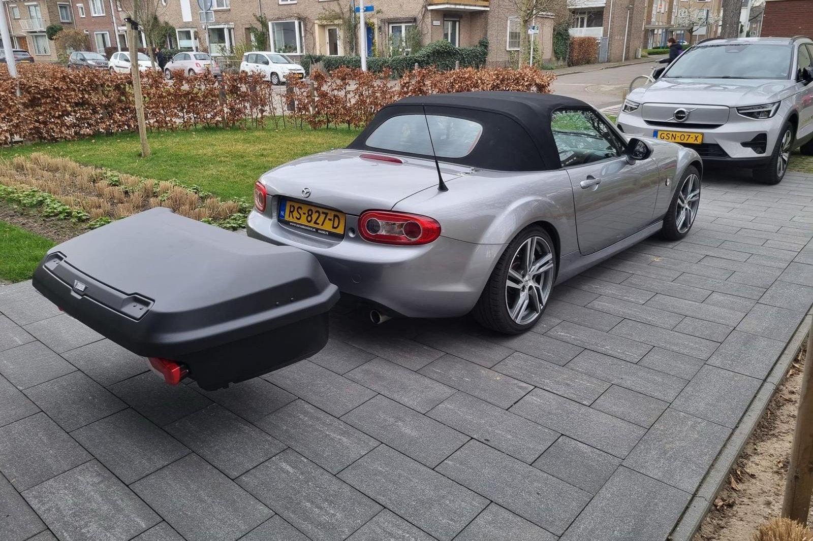 Trekhaakkoffer Thule 300 liter, Ophalen