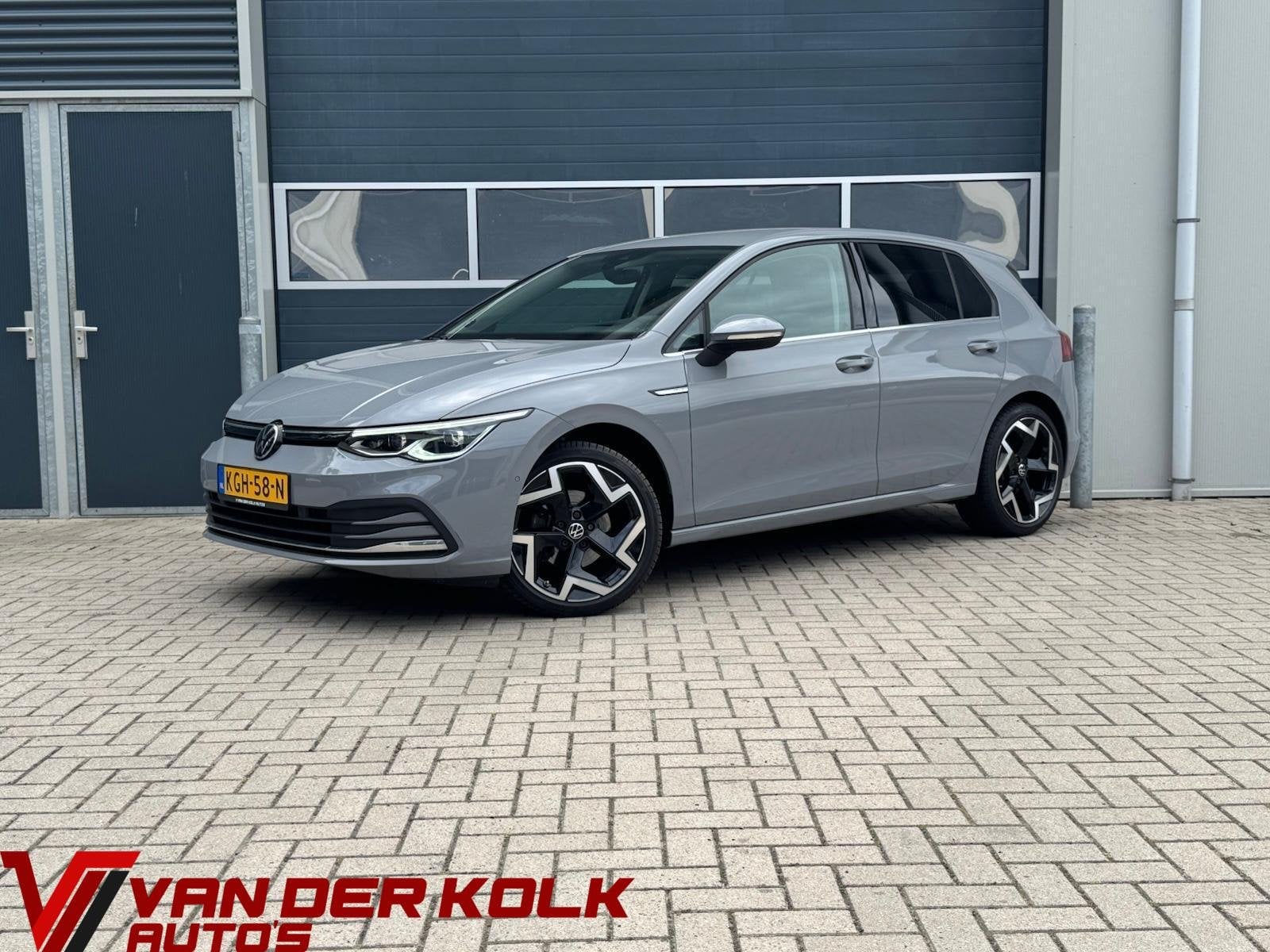 Volkswagen Golf 1.5 eTSI Style | Digital Cockpit | LED | Cam, 4 cilinders, 150 pk, Bedrijf, 690 kg