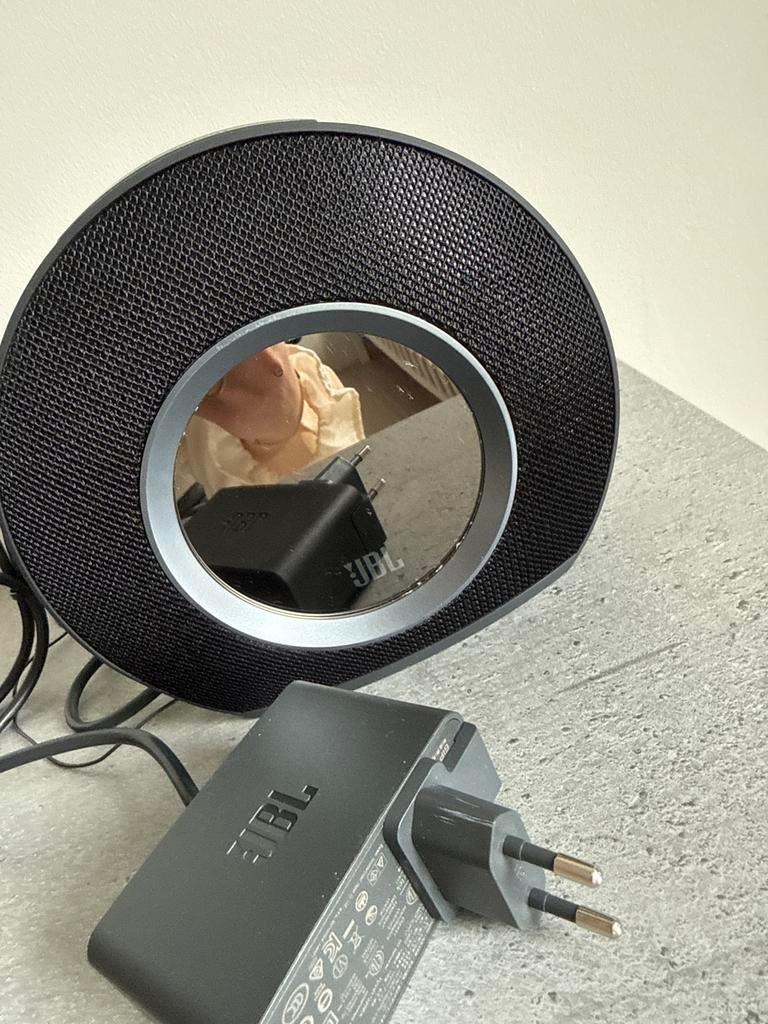JBL Wekker met Oplader - Zo goed als nieuw, Ophalen, Zo goed als nieuw, Digitaal