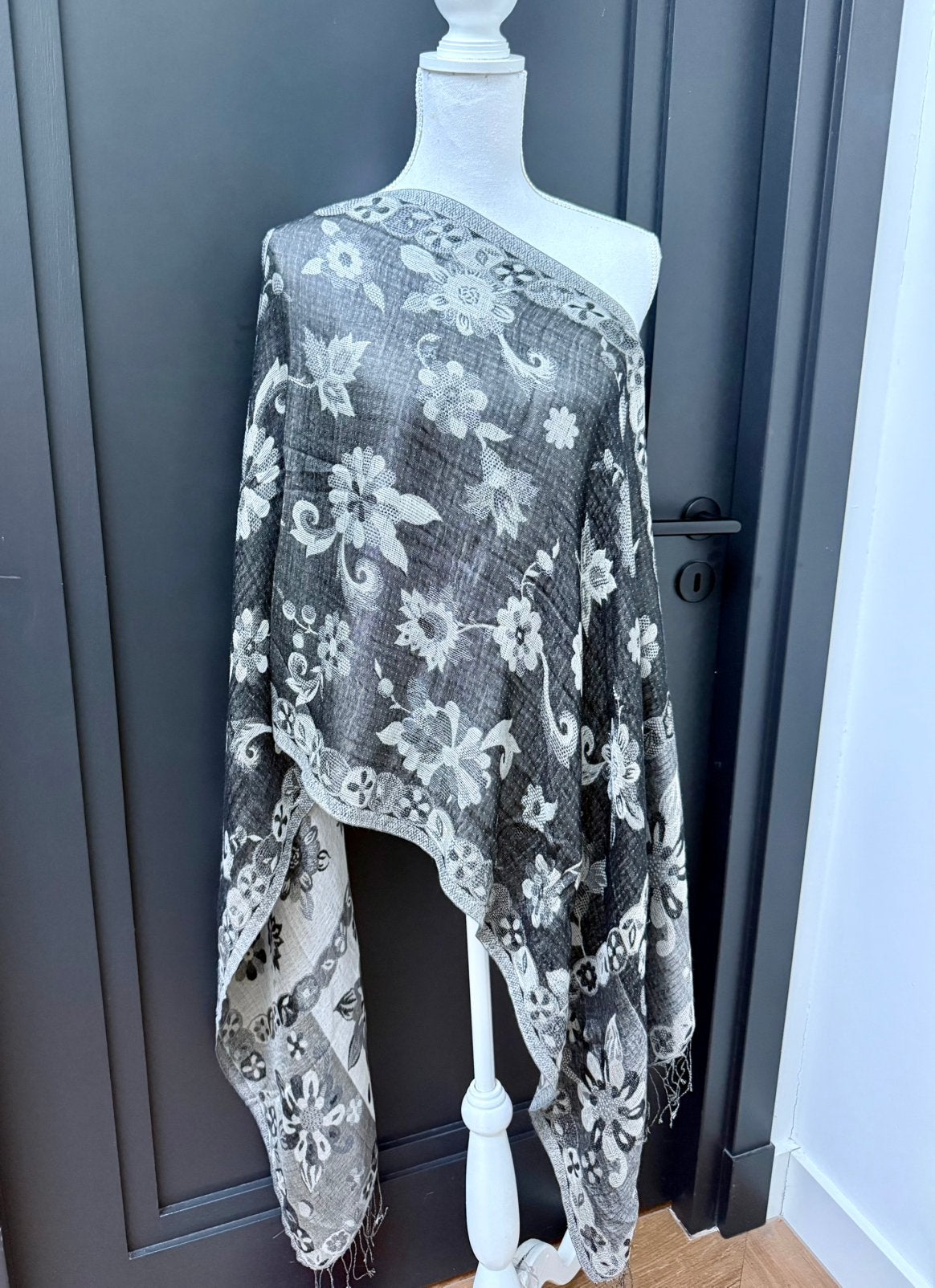 100% jacquard geweven zijden sjaal omslagdoek, Kleding | Dames, Mutsen, Sjaals en Handschoenen, Ophalen of Verzenden, Nieuw, Sjaal