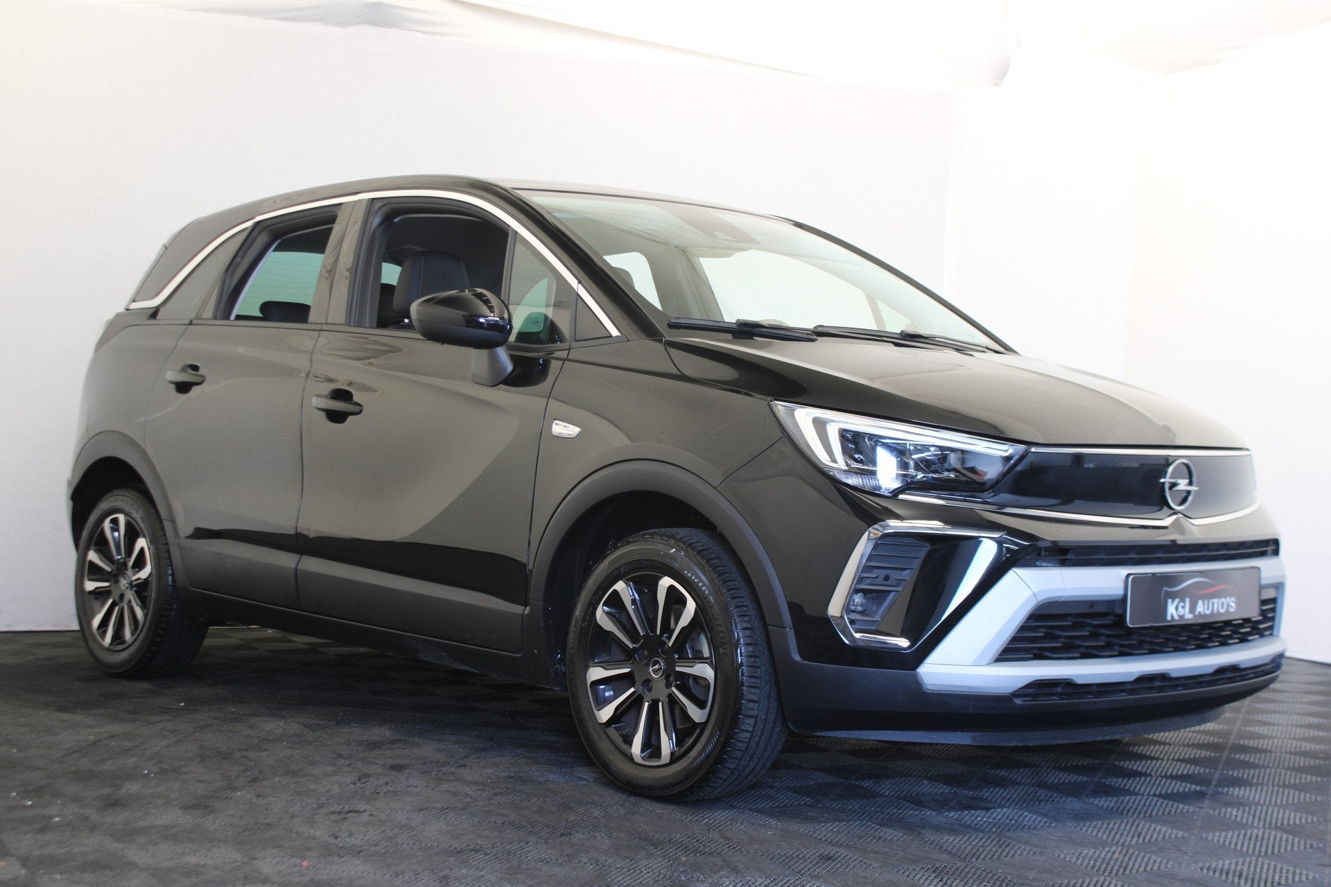 Opel Crossland 1.2 Turbo Elegance (bj 2024, automaat), Auto's, Opel, Gebruikt, 1199 cc, Zwart, 600 kg