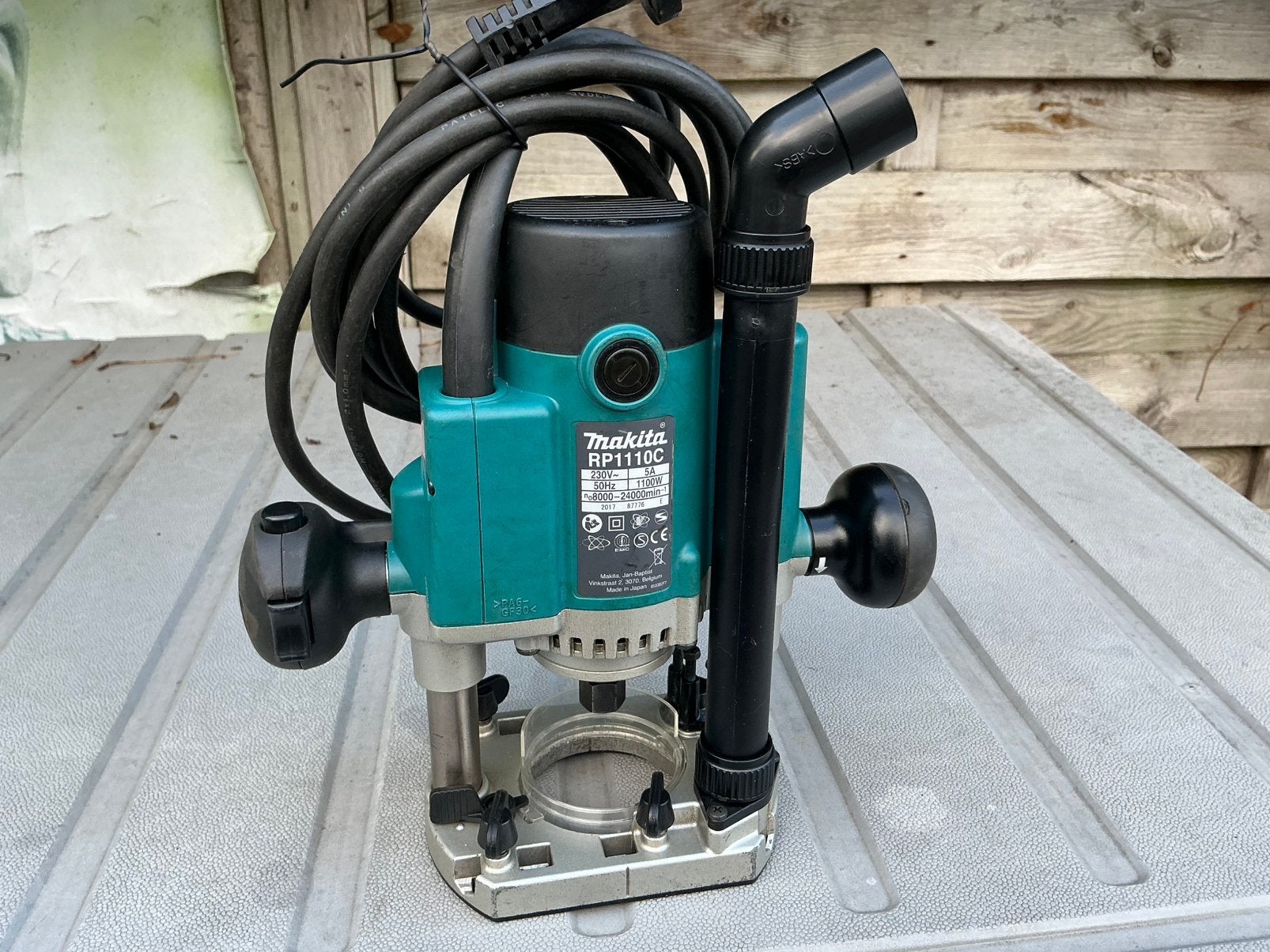 Makita RP1110C bovenfrees, Doe-het-zelf en Verbouw, Gereedschap | Freesmachines, Ophalen of Verzenden, Gebruikt, Elektrisch, Bovenfrees