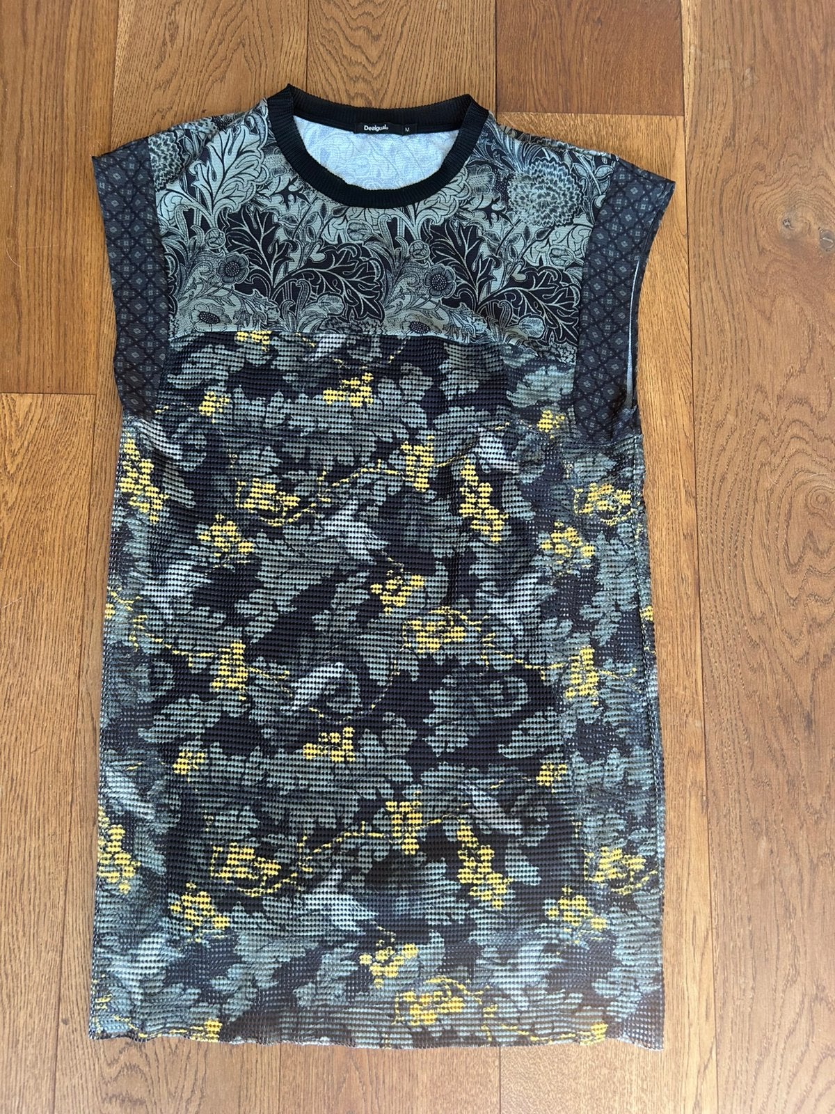 Desigual kort jurkje maat M, Kleding | Dames, Maat 38/40 (M), Ophalen of Verzenden, Zo goed als nieuw, Grijs