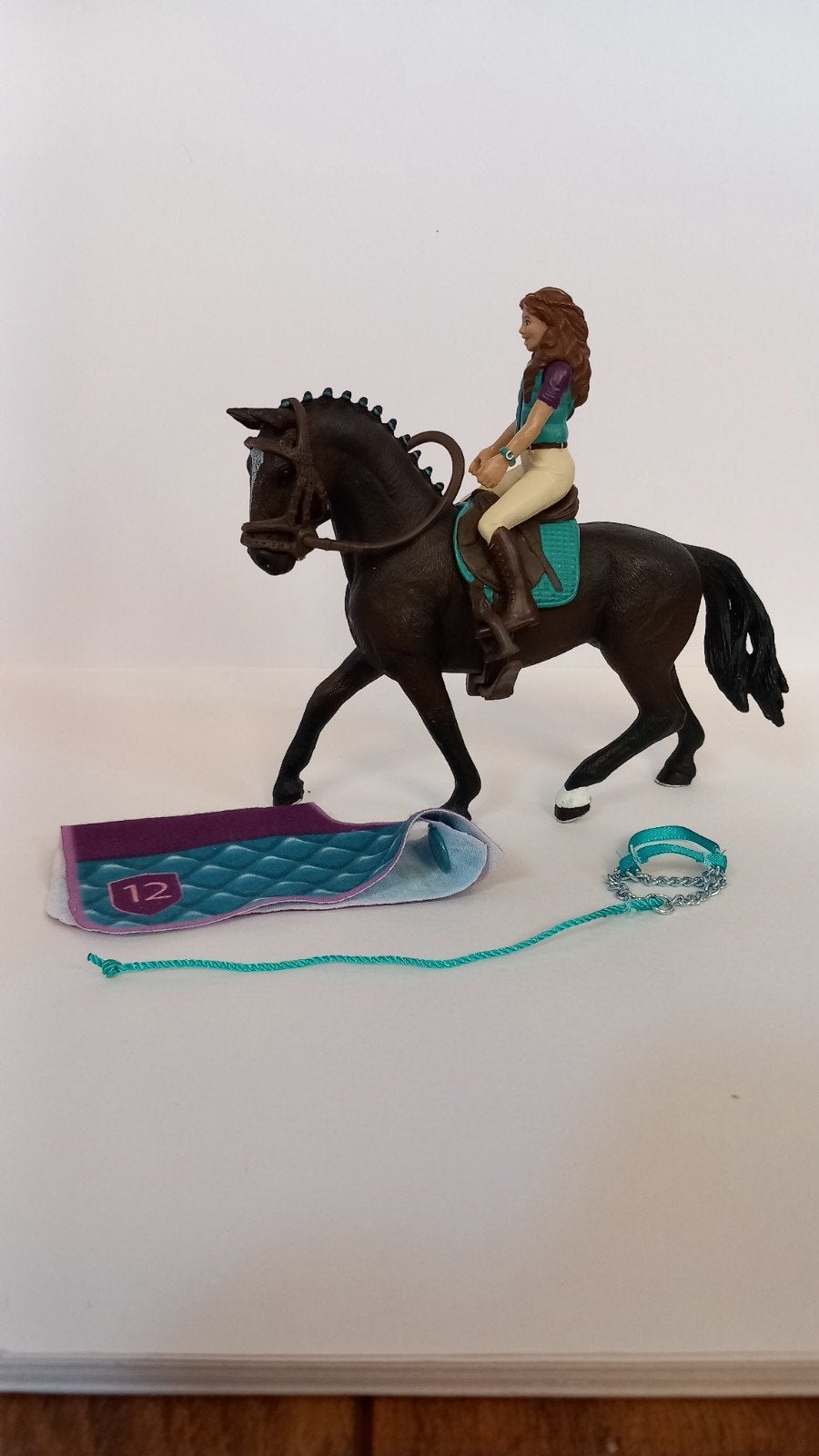Schleich paard met deken, ruiter en accessoires, Ophalen of Verzenden
