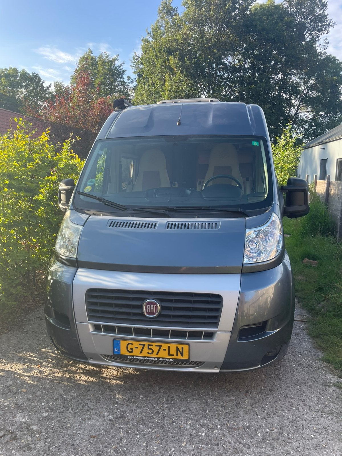 Buscamper 4 personen en 4 slaapplaatsen vakantieklaar!, Caravans en Kamperen, Reservewiel, Buscamper of Camperbus, Ringverwarming