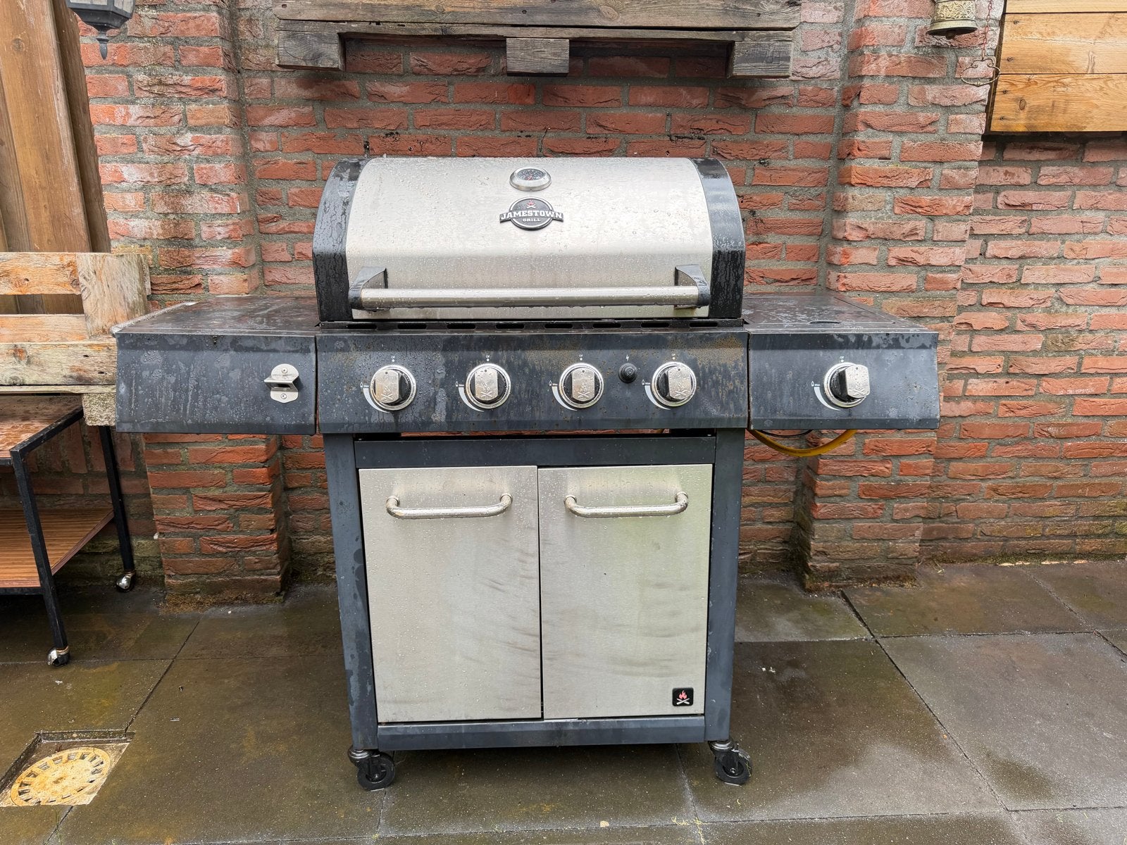 Jamestown Gasbarbecue met gasfles, Ophalen, Gebruikt