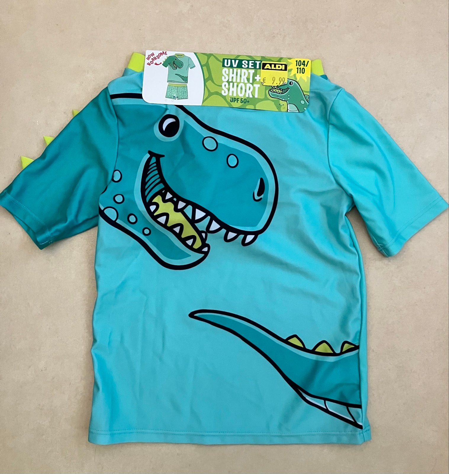 UV Set Dinosaurus Shirt + Short Maat 104/110, Maat 104, UV-zwemkleding, Nieuw, Ophalen of Verzenden