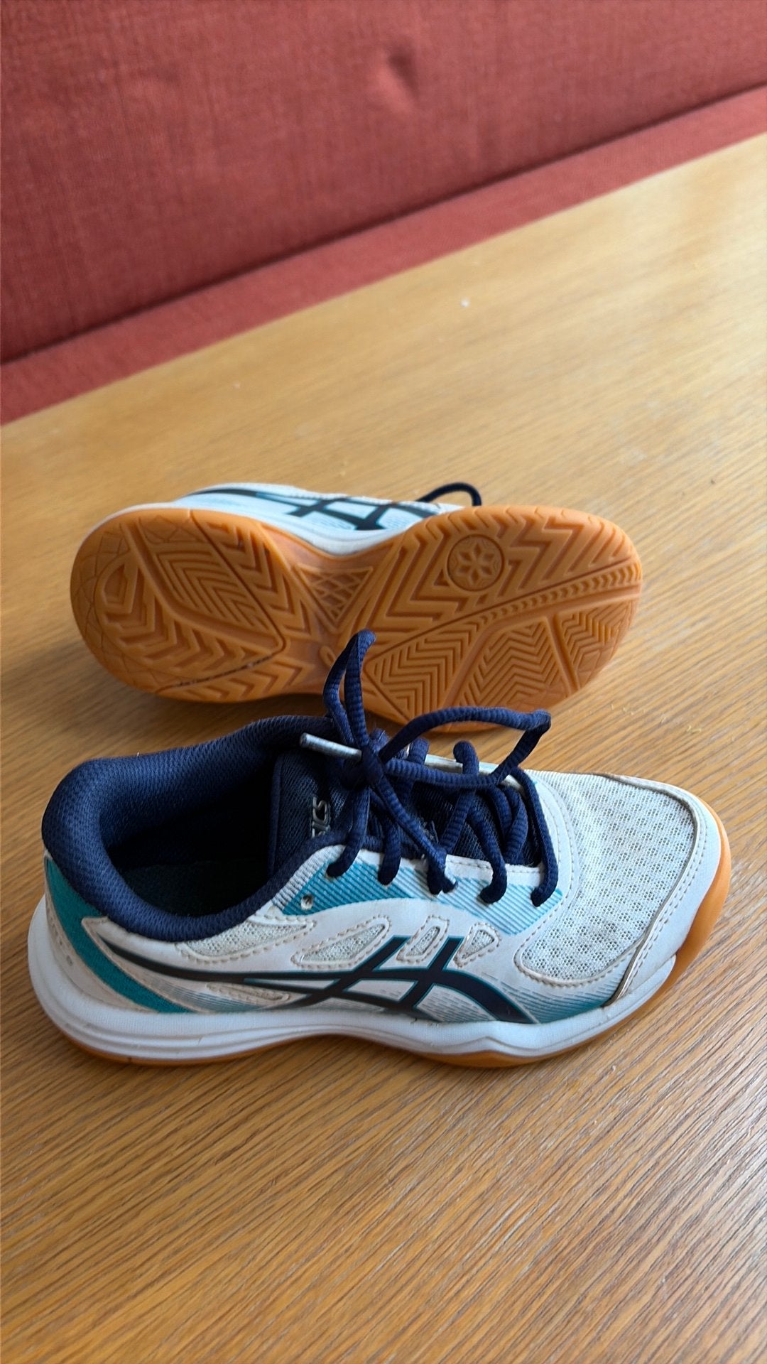 Tennis schoenen Asics maat 32,5, Sport en Fitness, Overige merken, L00, Schoenen, Ophalen of Verzenden