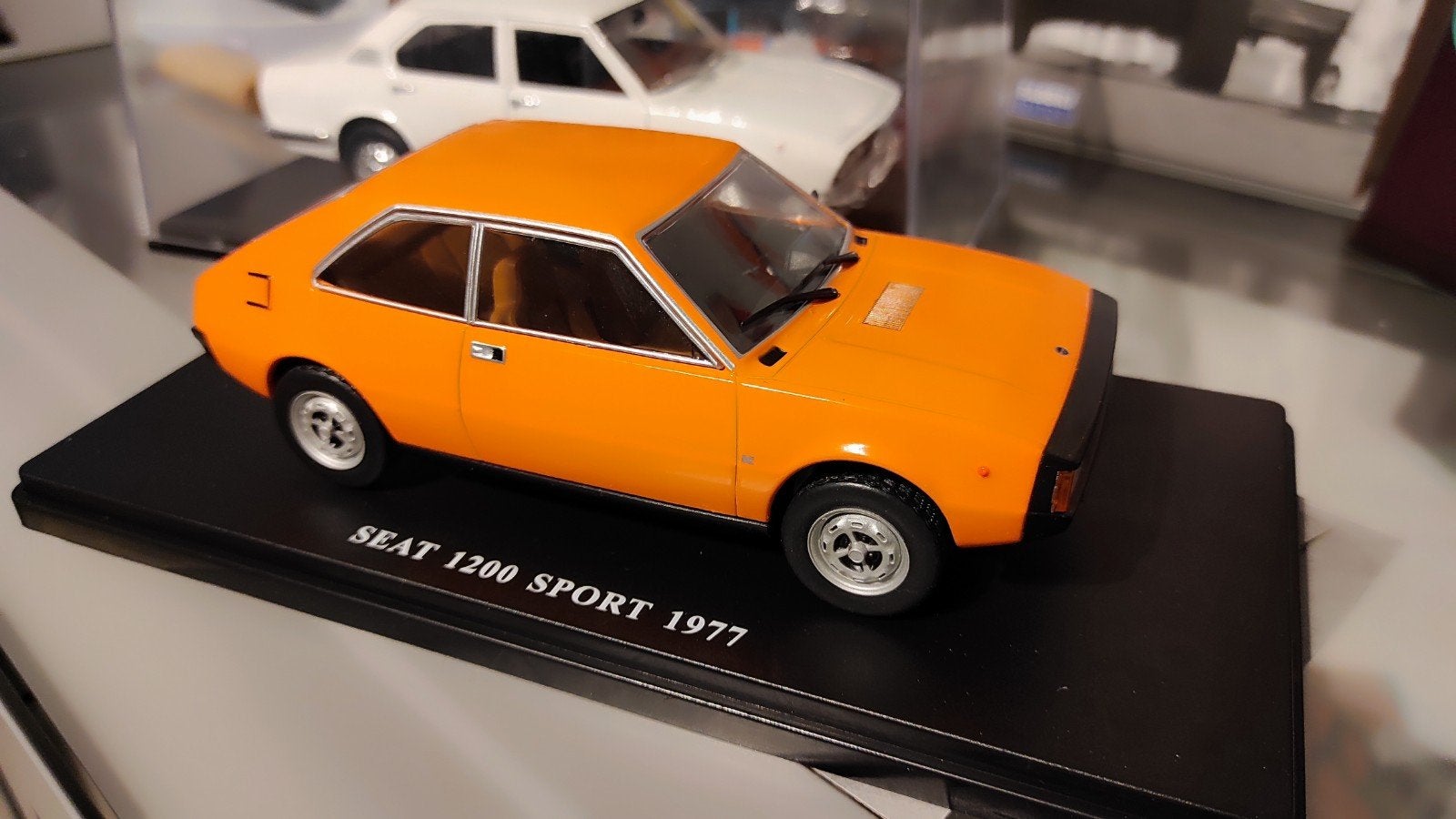 Seat 1200 Sport oranje 1977, 1:24 in blisterverpakking, Ophalen of Verzenden, Nieuw