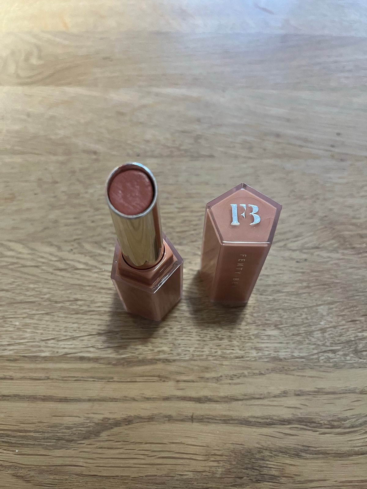 Fenty Beauty Fenty Glow Lippenstift, Ophalen of Verzenden, Zo goed als nieuw, Make-up, Overige kleuren