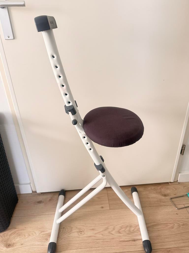 Ergonomische kruk/stastoel - in hoogte verstelbaar, Gebruikt, Wit, Ophalen of Verzenden, Metaal