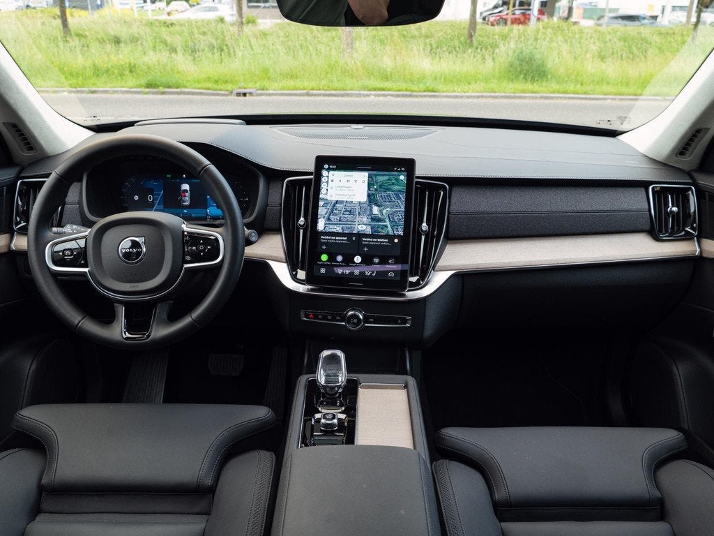 Volvo XC90 2.0 T8 Plug-in hybrid AWD Ultra Dark Pano|H&K|HUD, Stof, Euro 6, 4 cilinders, 1969 cc