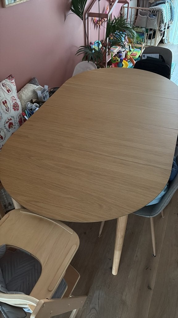 Eiken look ronde/ovale eettafel (uitschuifbaar), Huis en Inrichting, Tafels | Eettafels, Ophalen, Zo goed als nieuw, Vijf personen of meer