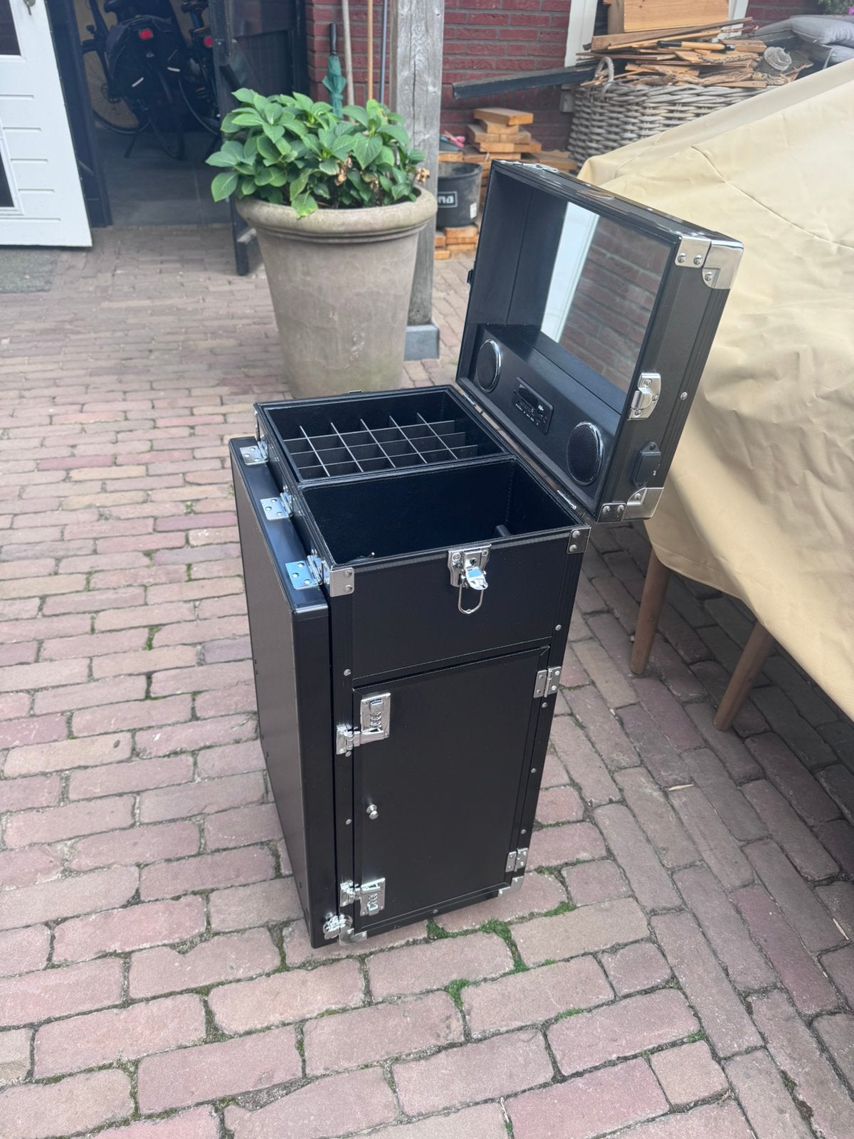 Foto 4 van Mobiele nageltafel