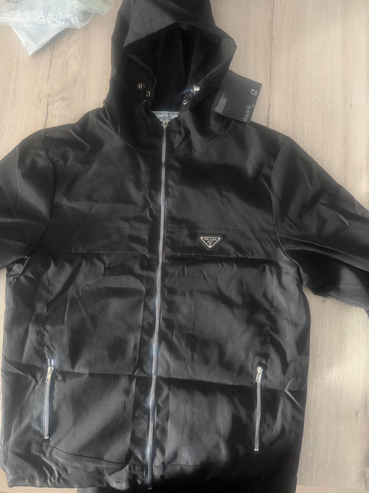 Prada Milano Zwarte Windbreaker met Capuchon -, Kleding | Heren, Jassen | Zomer, Ophalen of Verzenden, Nieuw, Maat 56/58 (XL)