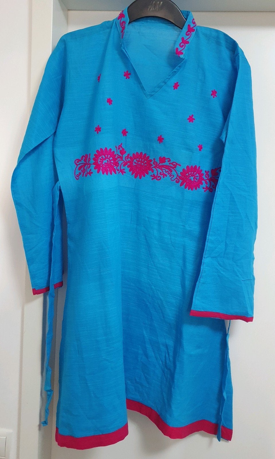 Turquoise blauw tuniek met roze borduursel - Maat L, Ophalen of Verzenden, Zo goed als nieuw, Maat 42/44 (L), Blauw
