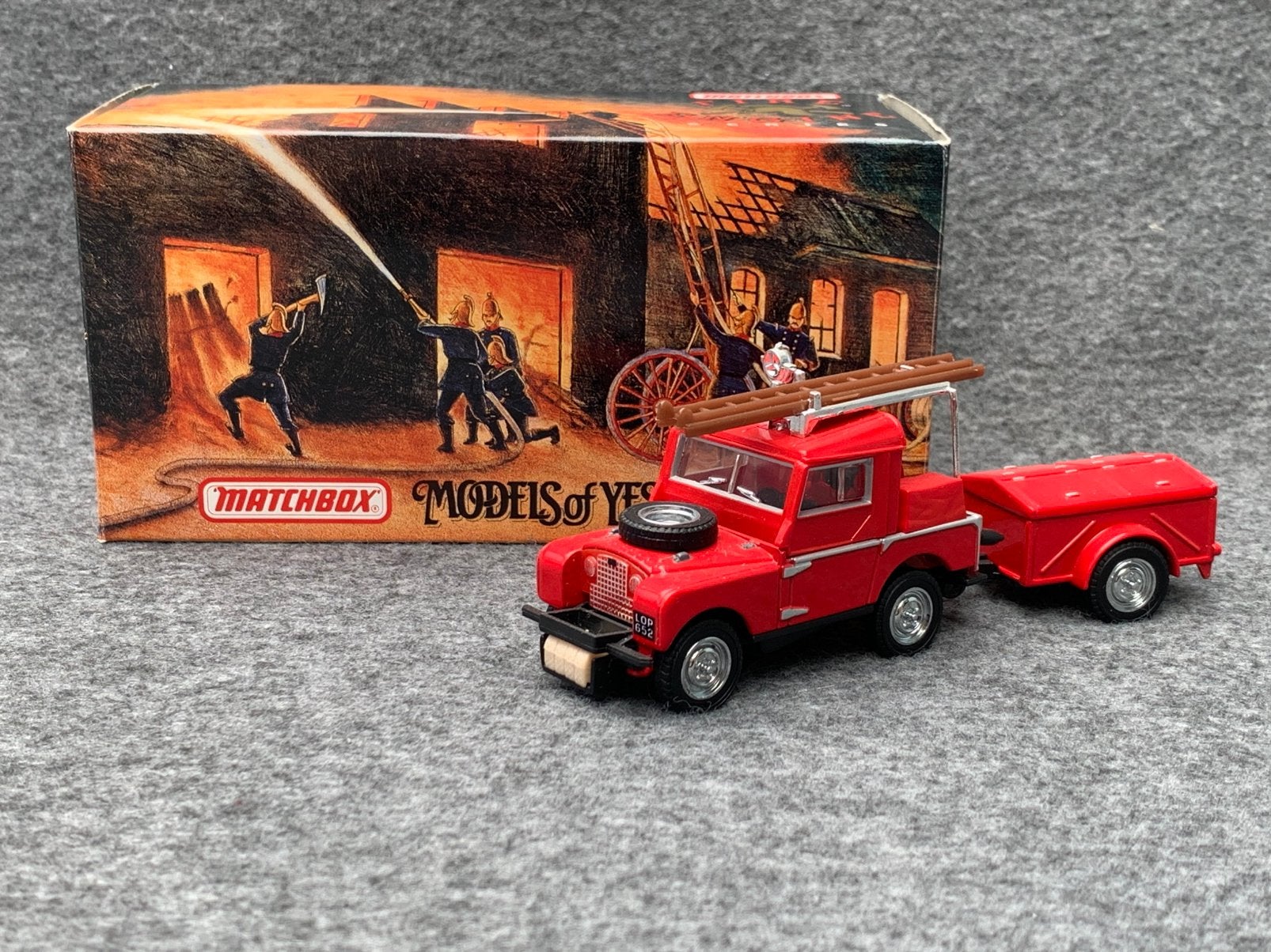 Land Rover serie brandweer met aanhanger 1:43 nieuw, Ophalen of Verzenden, Nieuw, Auto, Matchbox