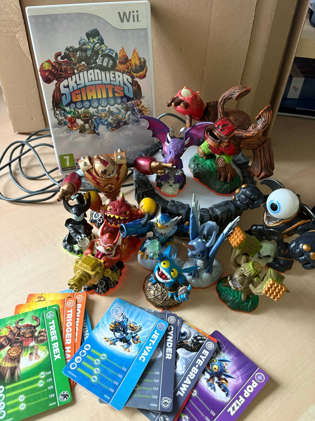 Skylanders Giants voor Wii met Portal en 10 Skylanders, Avontuur en Actie, Gebruikt, 2 spelers, Ophalen of Verzenden
