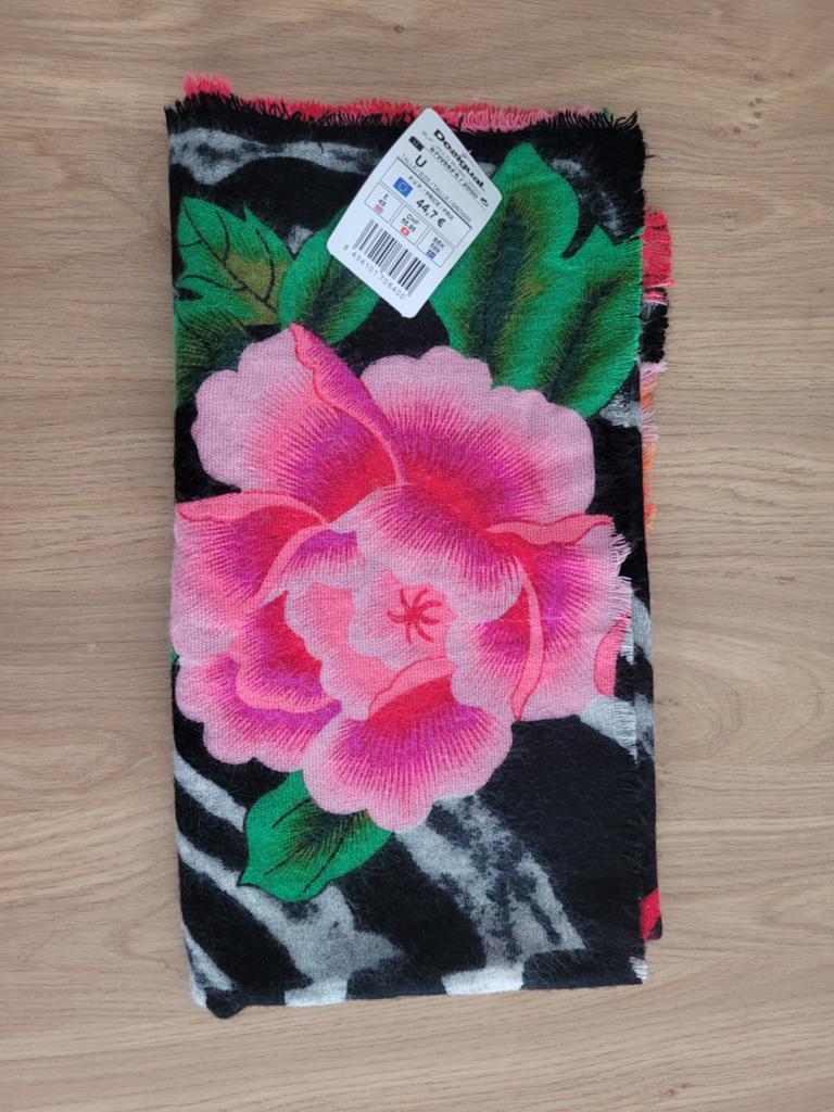 Desigual Sjaal met bloemenprint en zebrapatroon, Desigual, Ophalen of Verzenden, Nieuw, Sjaal