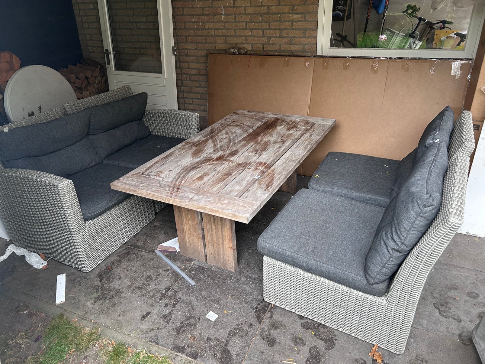Tuinset: tafel en zitruimte voor zes