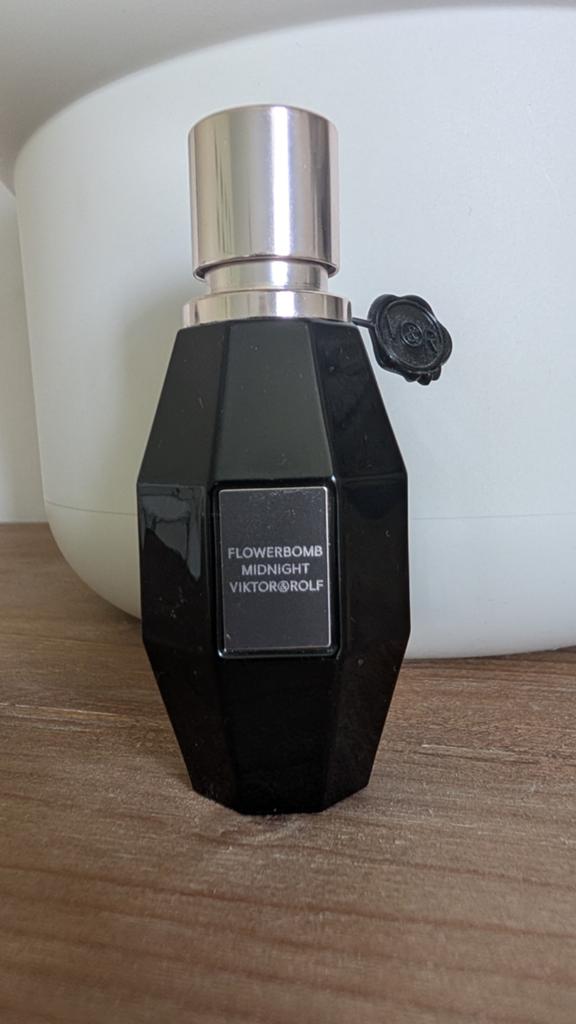 Victor en Rolf Flowerbomb 30ml eau de parfum, Sieraden, Tassen en Uiterlijk, Uiterlijk | Parfum, Ophalen of Verzenden, Zo goed als nieuw