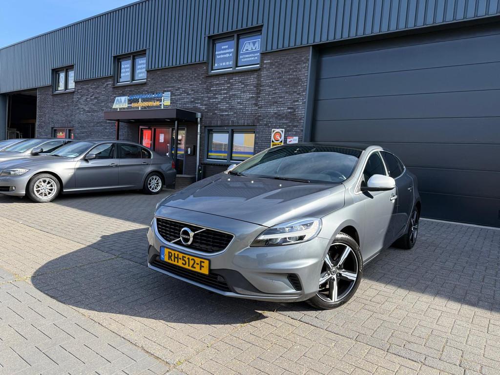 Volvo V40 2.0 T4 Business Sport | 1E EIGENAAR | 12MND GARANT, Voorwielaandrijving, Gebruikt, Automatische klimaatregeling, Bedrijf