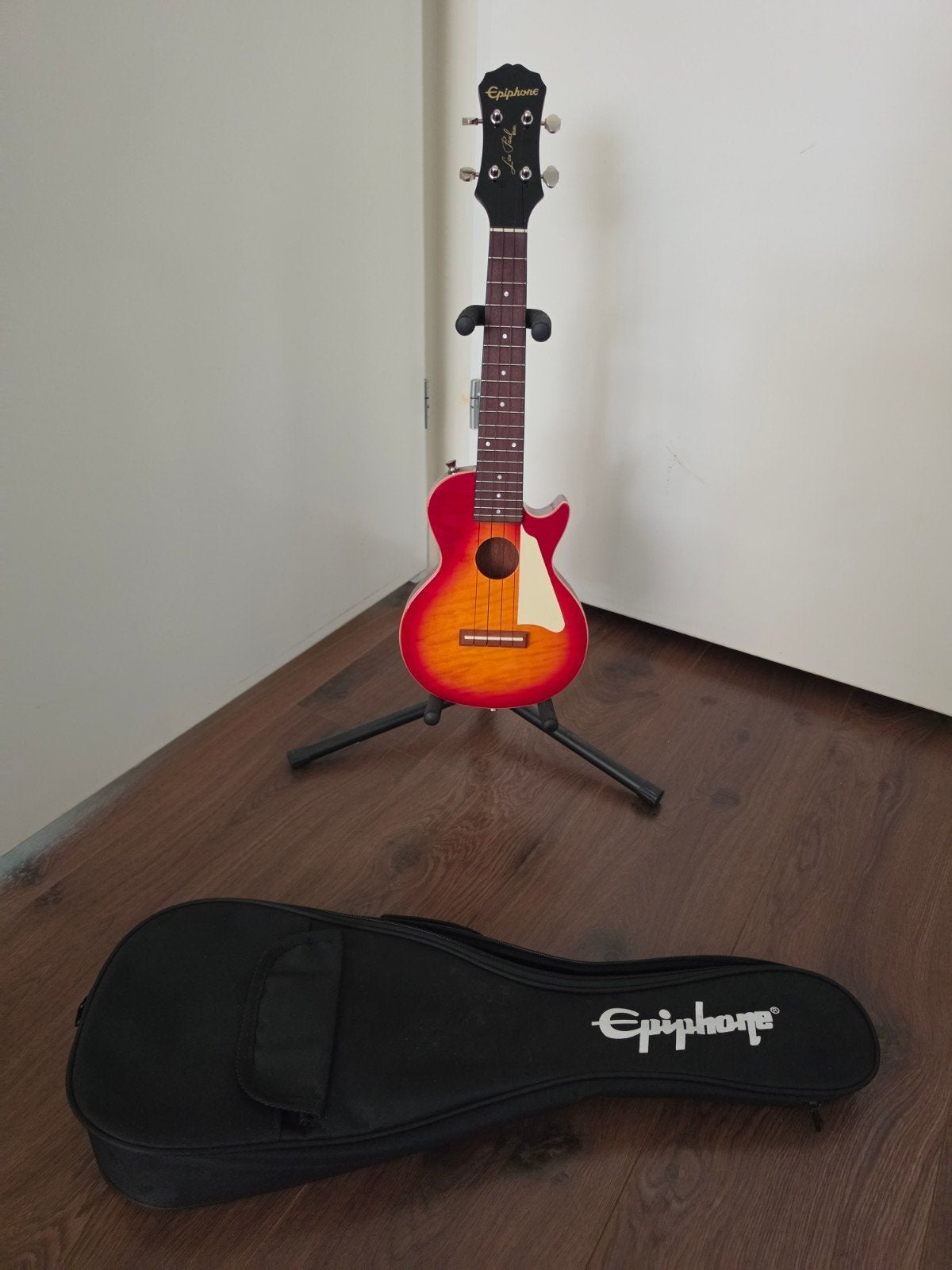 Epiphone Les Paul Ukelele, Ophalen of Verzenden, Zo goed als nieuw, Overige typen, Met (piezo-)element