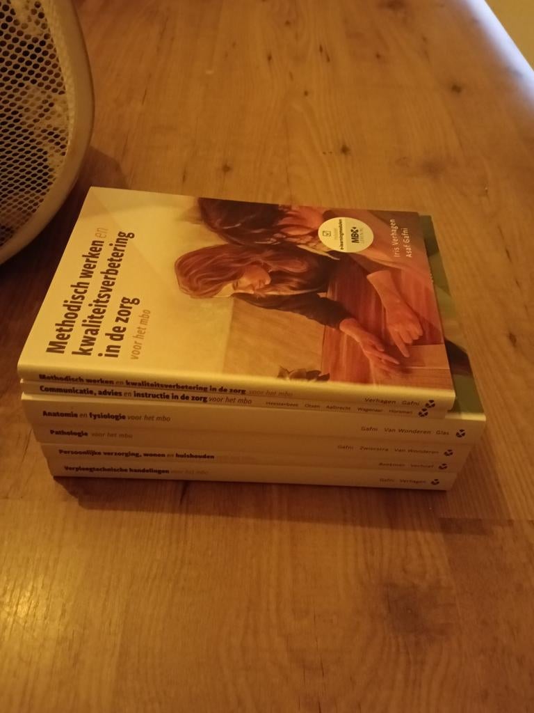 MBO Verpleegkunde Boeken - Goede Staat, Boeken, Studieboeken en Cursussen, Ophalen, Zo goed als nieuw, MBO