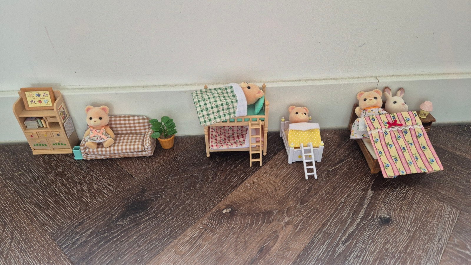 Sylvanian Families meubels en figuren, Ophalen, Zo goed als nieuw, Jongen of Meisje