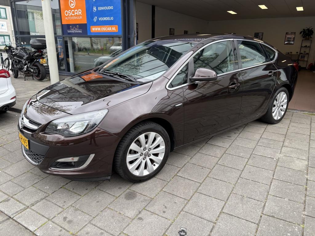 Opel Astra 1.4 Turbo Cosmo/ LED-NAVI-NL-AUTO (bj 2013), Euro 5, 4 cilinders, 1337 kg, Origineel Nederlands