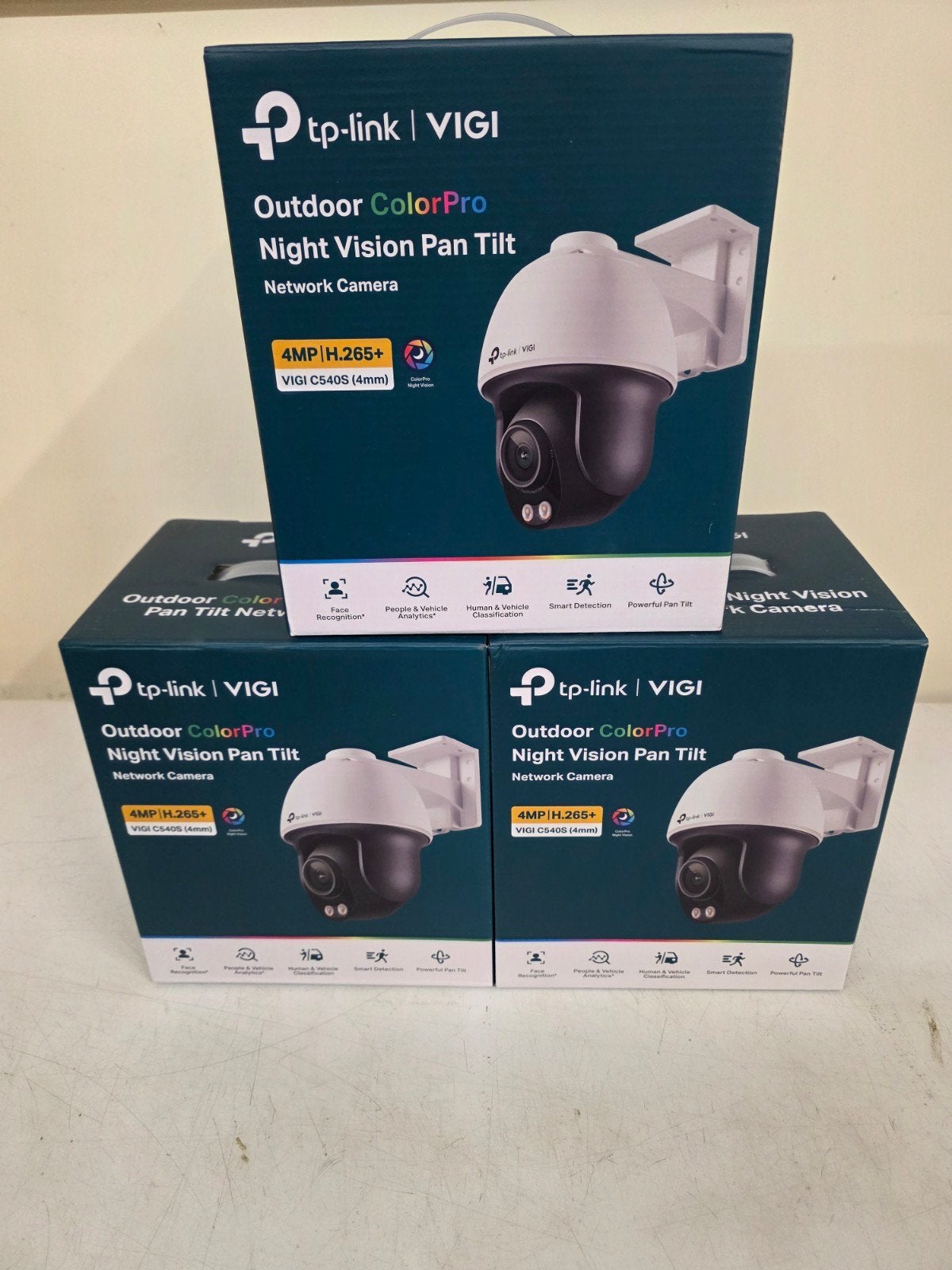 TP-Link VIGI C540S Outdoor ColorPro Pan Tilt Beveiligingscam, Ophalen of Verzenden, Nieuw, Buitencamera