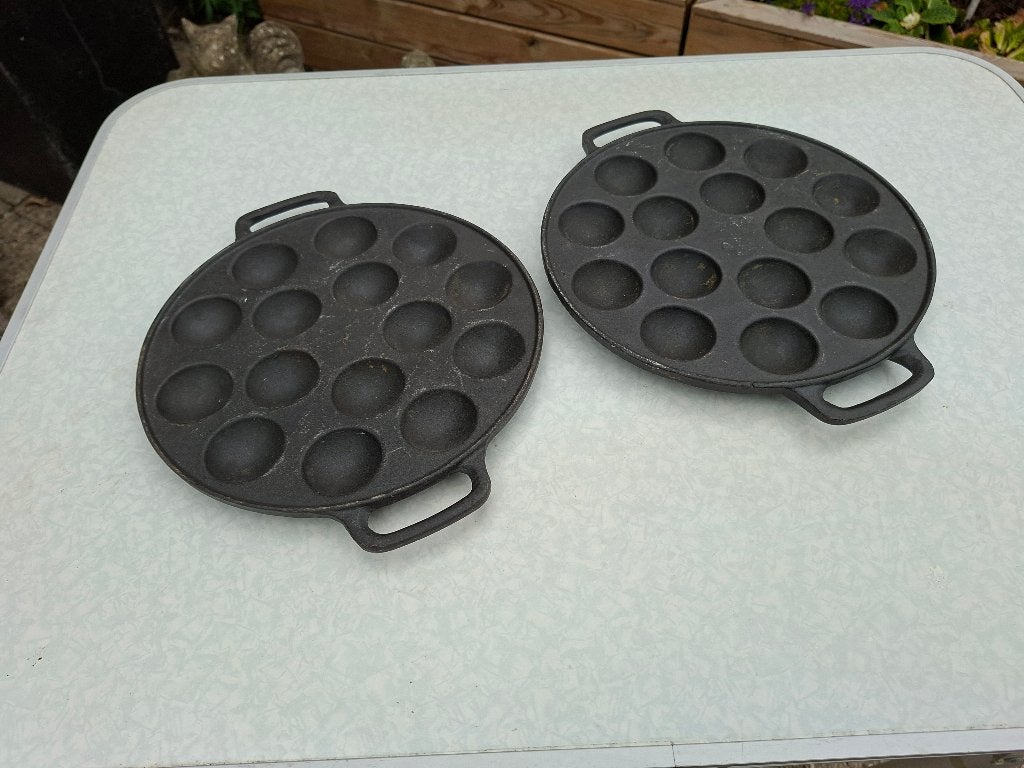 2 gietijzeren poffertjes pannen, Ophalen of Verzenden