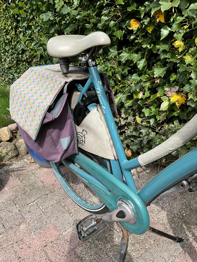 Nette omafiets van het merk Sparta, Ophalen, Sparta, Versnellingen, Trommelrem