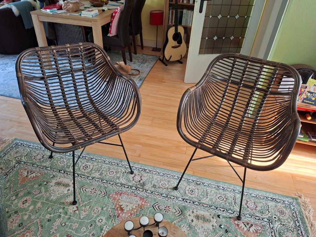 Twee rotan stoelen, Huis en Inrichting, Stoelen, Ophalen, Zo goed als nieuw, Bruin, Twee