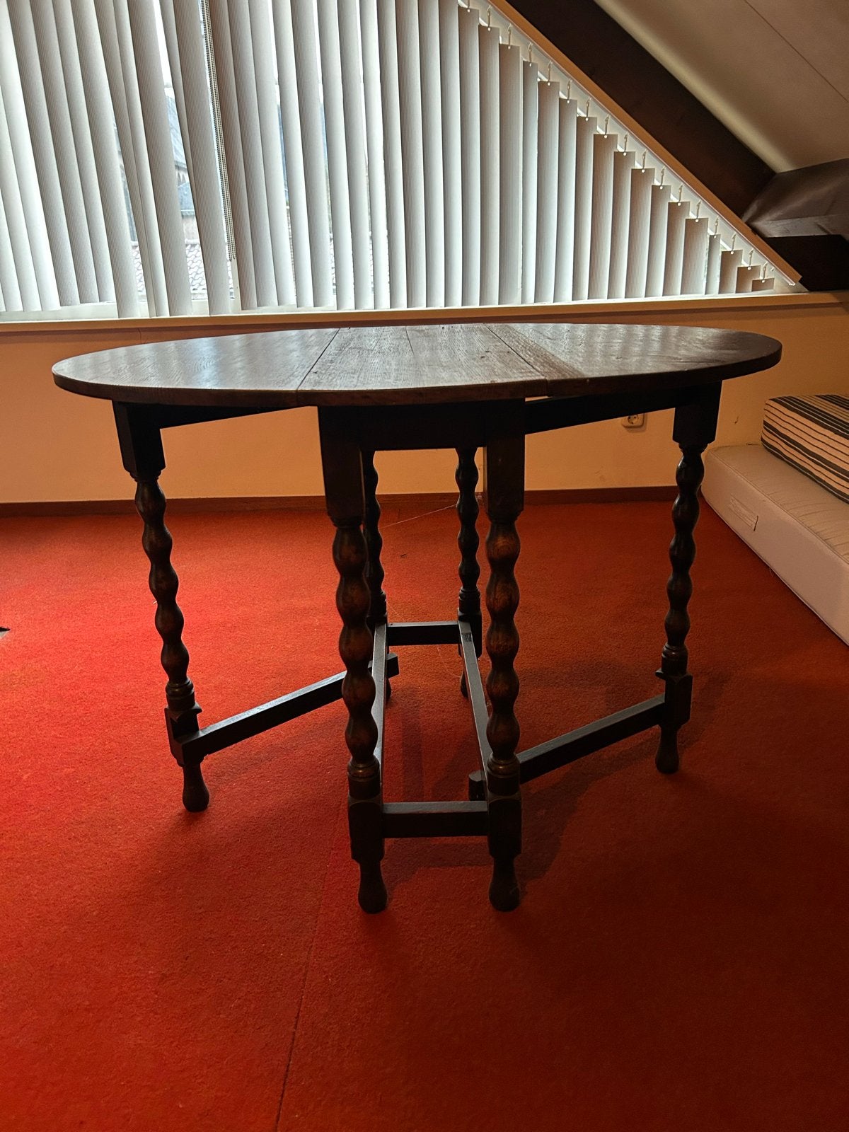 Antieke hangoor tafel, afmeting 75cm hoog, 103 cm breed, Ophalen