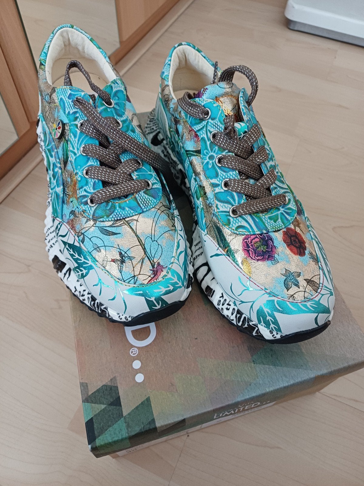 Laura vita sneakers, Kleding | Dames, Schoenen, Blauw, Nieuw, Ophalen of Verzenden, Sneakers of Gympen