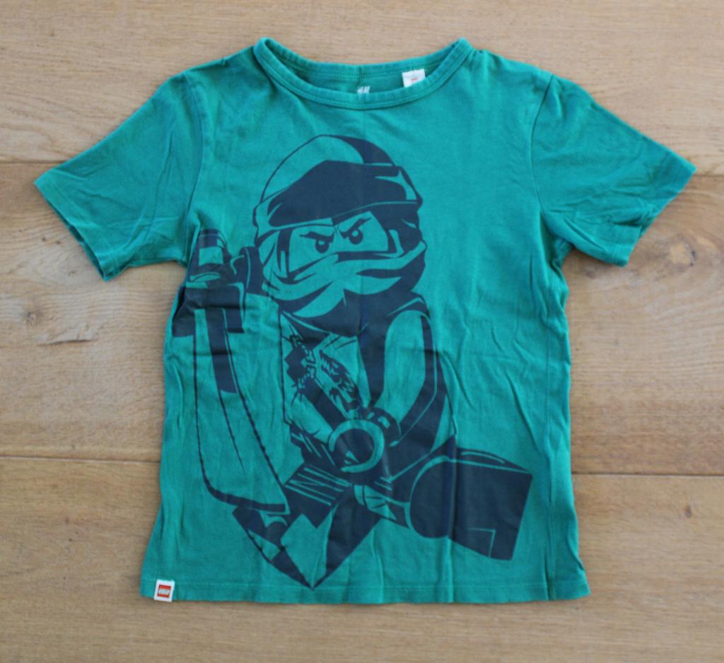 Lego Ninjago T-shirt van H&M 122/128, Gebruikt, H&M, Ophalen of Verzenden, Shirt of Longsleeve