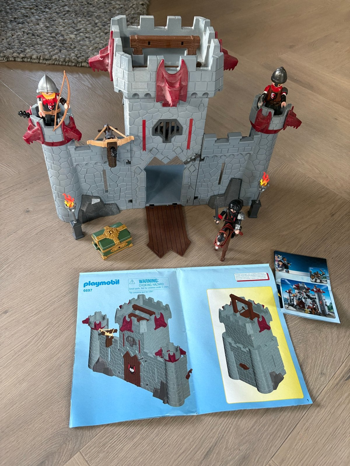 Playmobil Kasteel 6697 met ridders en accessoires, Kinderen en Baby's, Speelgoed | Playmobil, Ophalen, Complete set, Zo goed als nieuw