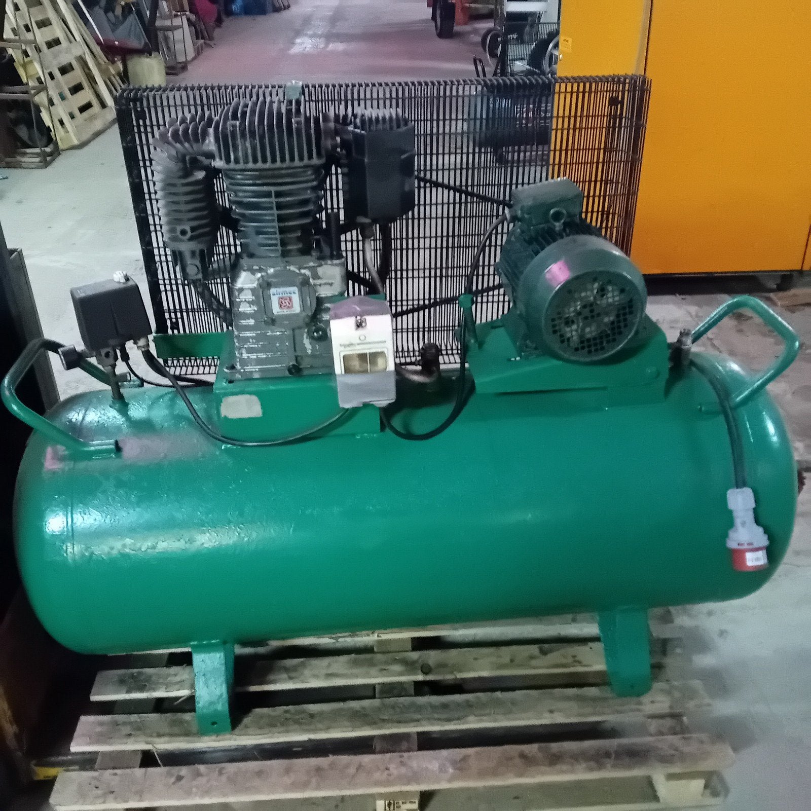 Creemers 420, Doe-het-zelf en Verbouw, Compressors, 100 liter of meer, Ophalen, 10 bar of meer