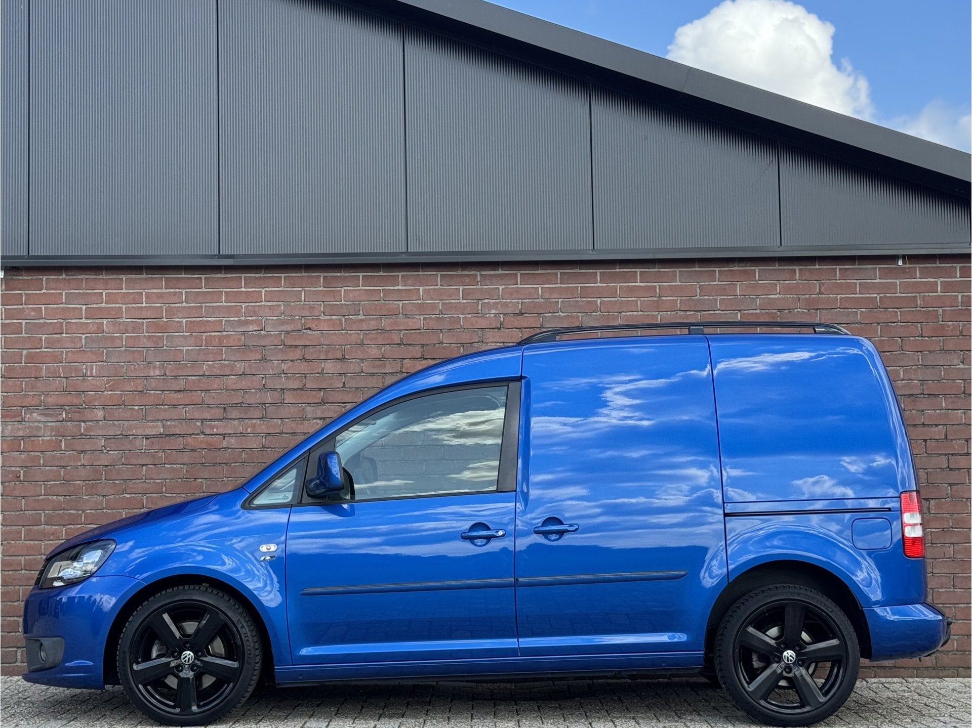 Volkswagen Caddy 2.0 TDI 30 EDITION | NL-AUTO! | TREKHAAK!, 730 kg, Gebruikt, Zwart, 4 cilinders