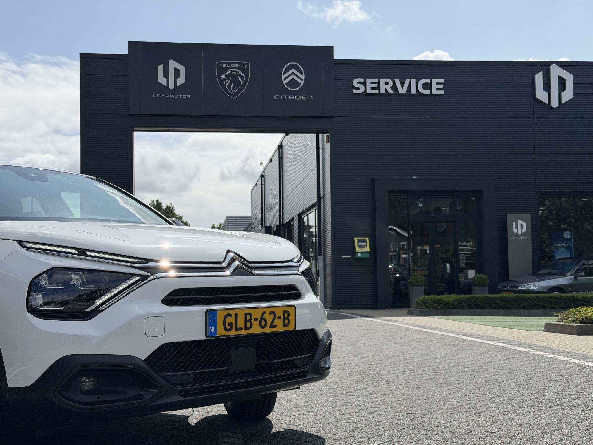 Citroen C4 Feel Pack 1.2 Puretech 130PK EAT8 Automaat Naviga, Auto's, 12 maanden, Gebruikt, 1199 cc, Leder en Stof