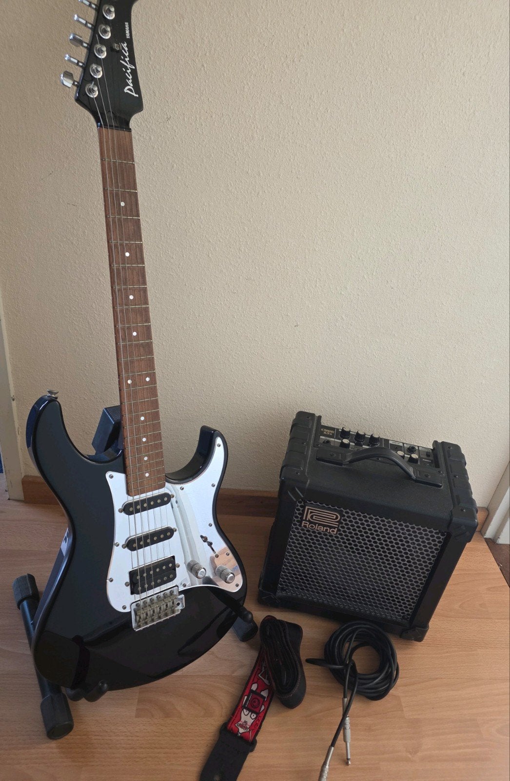 Yamaha Pacifica PAC112CPJ met Roland Cube 15x versterker, Gebruikt, Met versterker, Solid body, Ophalen
