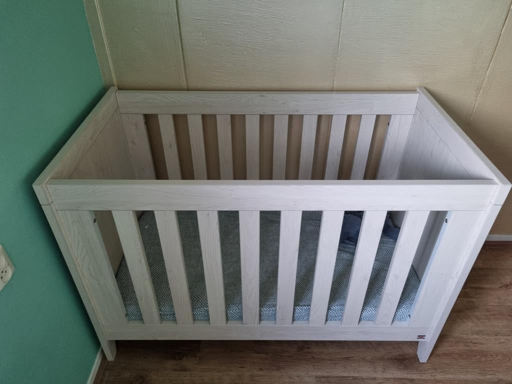 Mooi babybedje TWF, inclusief matras, Ophalen, Gebruikt, Jongetje of Meisje
