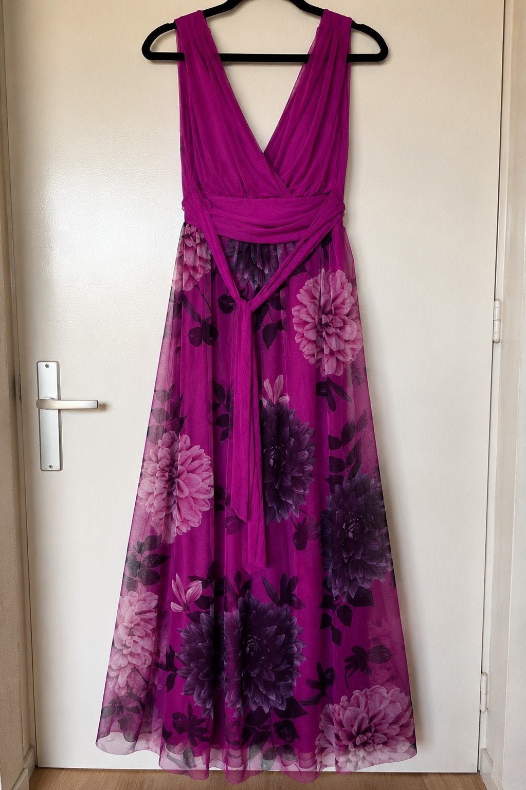 Prachtige paarse jurk met bloemenprint en taille-strik, Kleding | Dames, Paars, Ophalen of Verzenden, Boven de knie, Merkloos