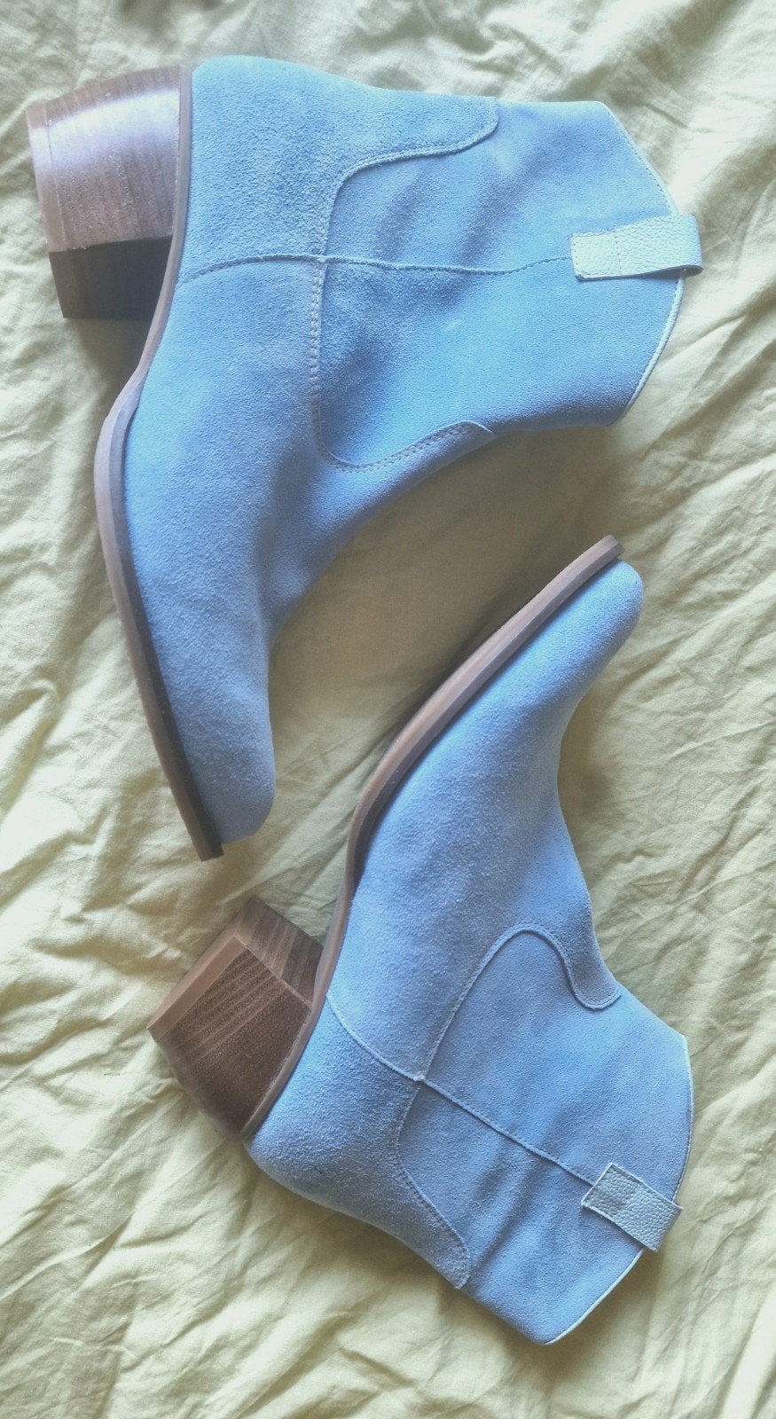 Lichtblauwe suède enkellaarsjes, Footnotes, Blauw, Ophalen of Verzenden, Zo goed als nieuw, Footnotes