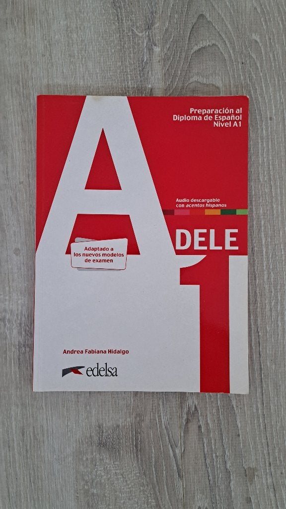 Spaans leerboek Dele A1- examentraining, Boeken, Ophalen of Verzenden, Zo goed als nieuw