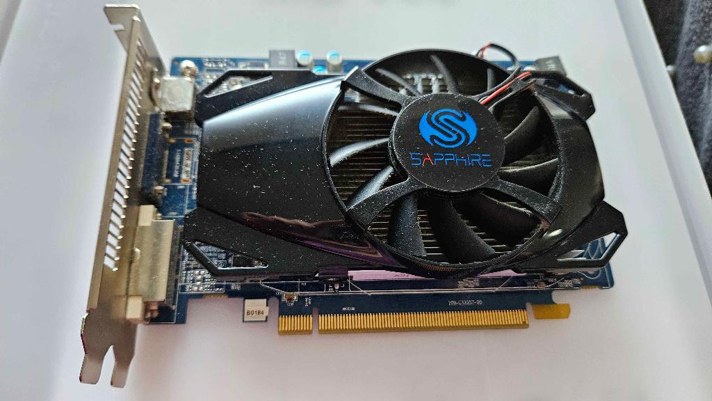 Sapphire HD 6670 1GB GDDR5, Gebruikt, HDMI, Ophalen of Verzenden, GDDR5