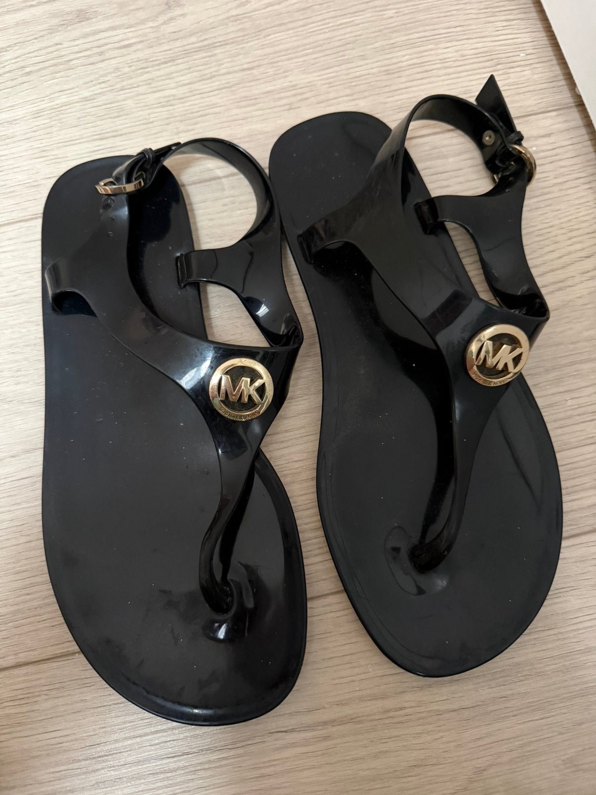 Michael kors sandalen, Ophalen of Verzenden, Zo goed als nieuw, Zwart, Sneakers of Gympen